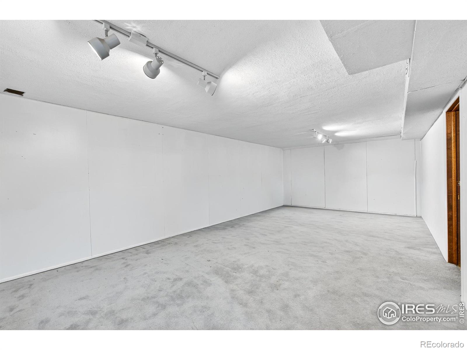 MLS Image #23 for 351 s peoria circle,aurora, Colorado