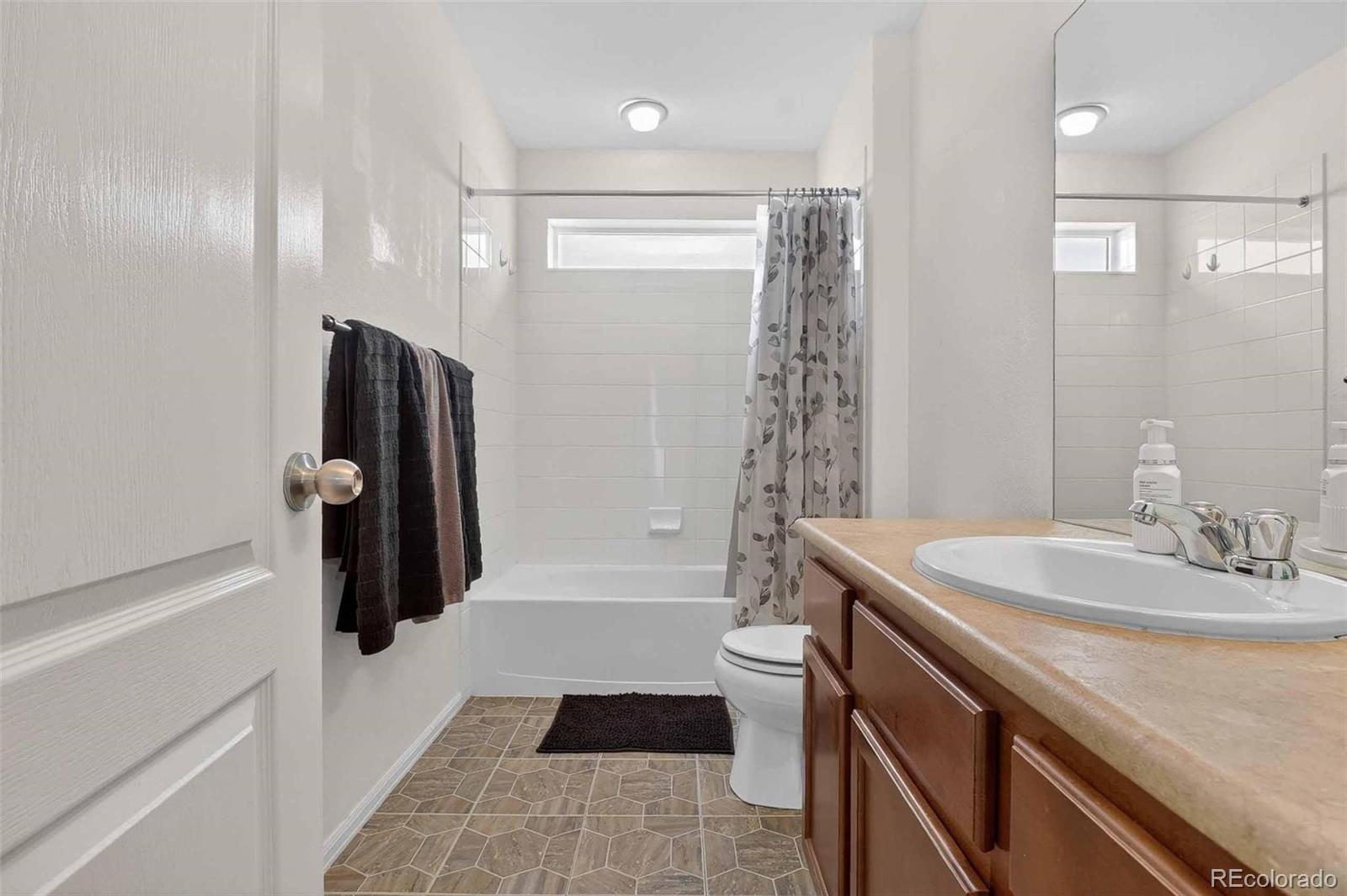 MLS Image #20 for 26010 e byers place,aurora, Colorado