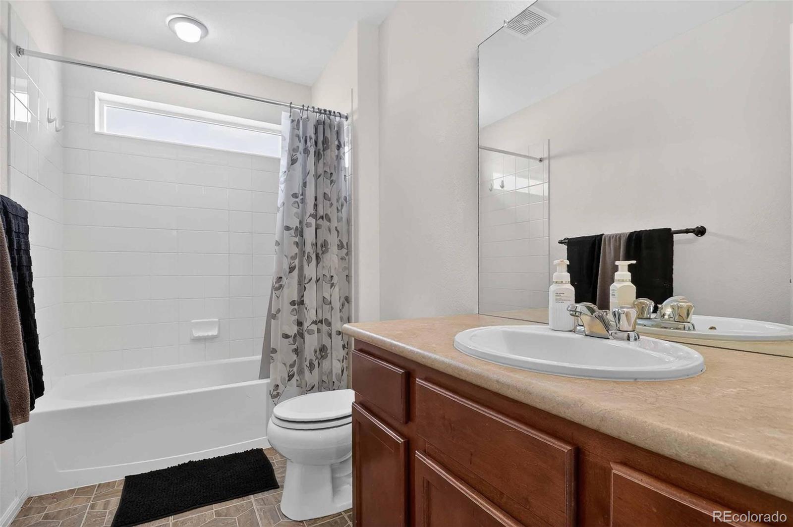 MLS Image #21 for 26010 e byers place,aurora, Colorado