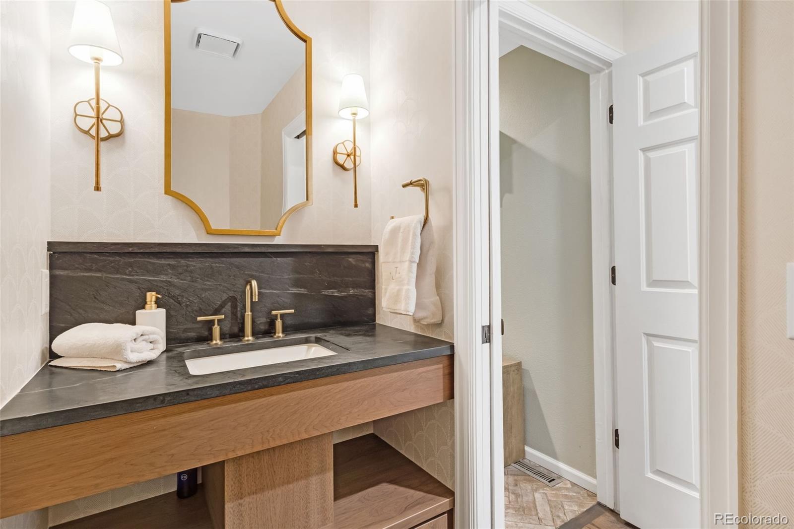 MLS Image #10 for 935  meadow run,golden, Colorado