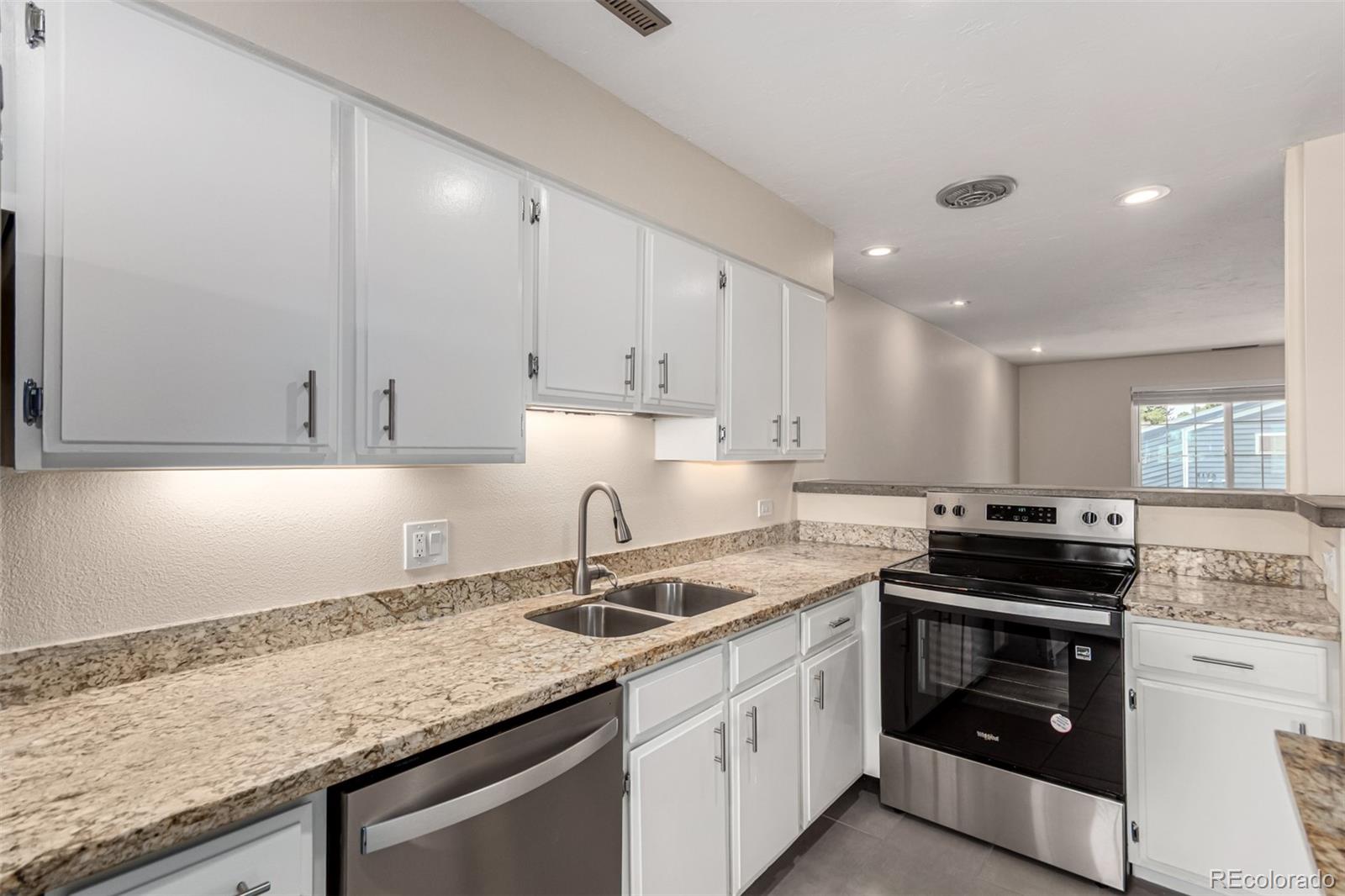 MLS Image #19 for 2301 e fremont avenue w08,centennial, Colorado