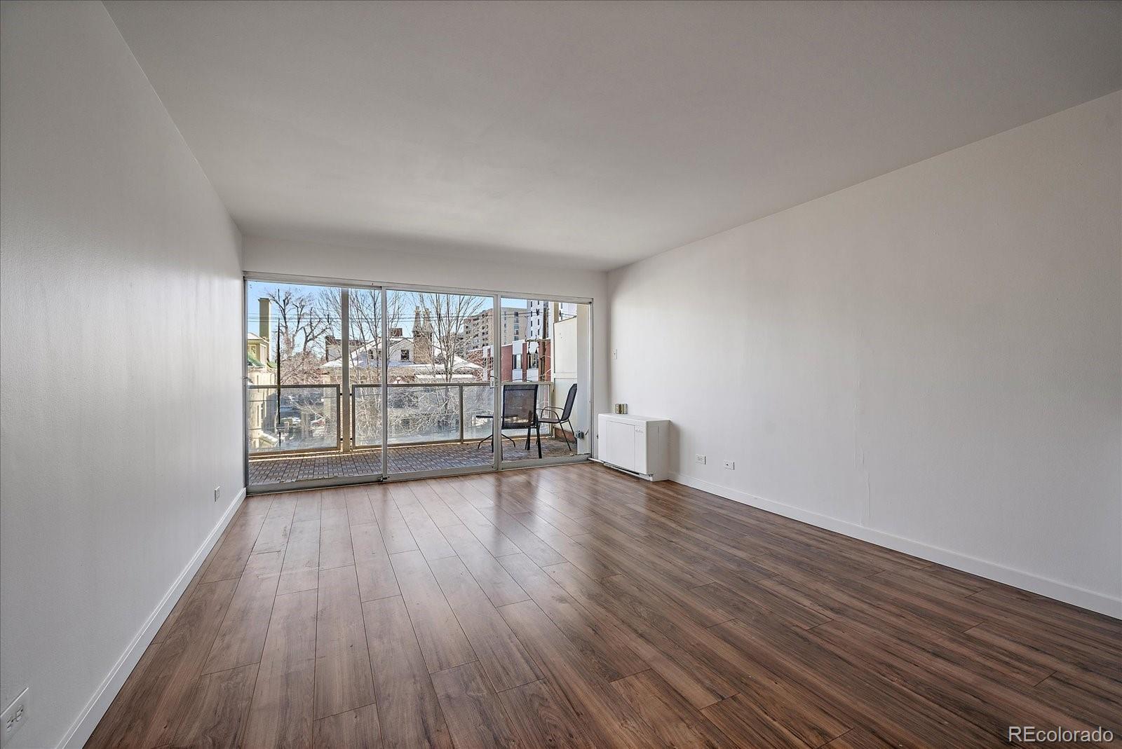 MLS Image #4 for 888 n logan street 4f,denver, Colorado