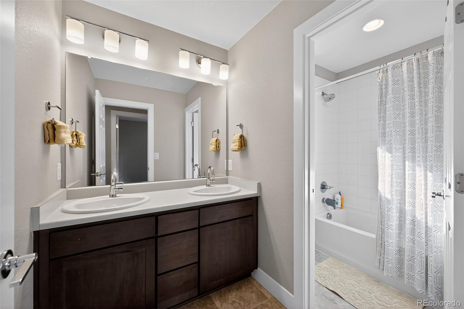 MLS Image #19 for 4785 n kittredge street,denver, Colorado