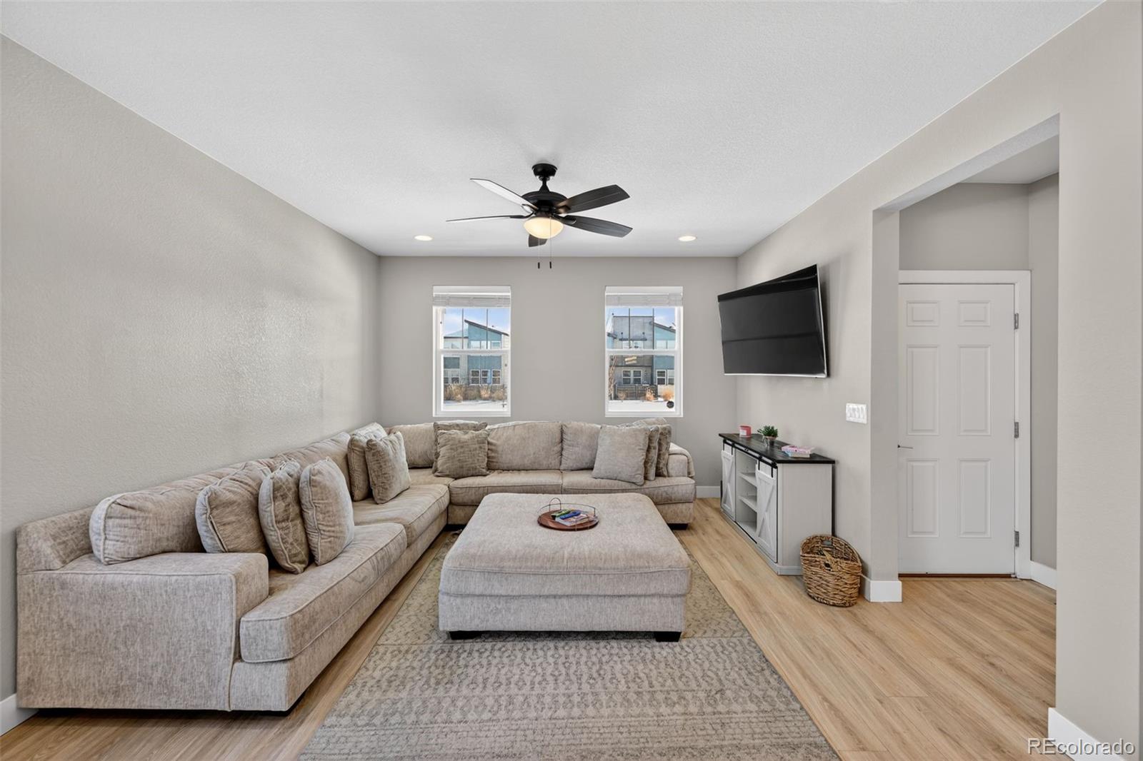 MLS Image #2 for 4785 n kittredge street,denver, Colorado