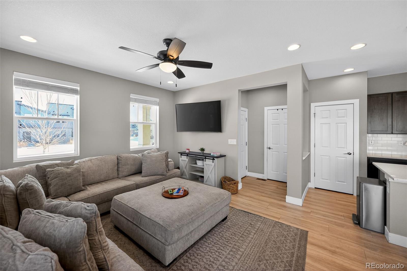 MLS Image #3 for 4785 n kittredge street,denver, Colorado