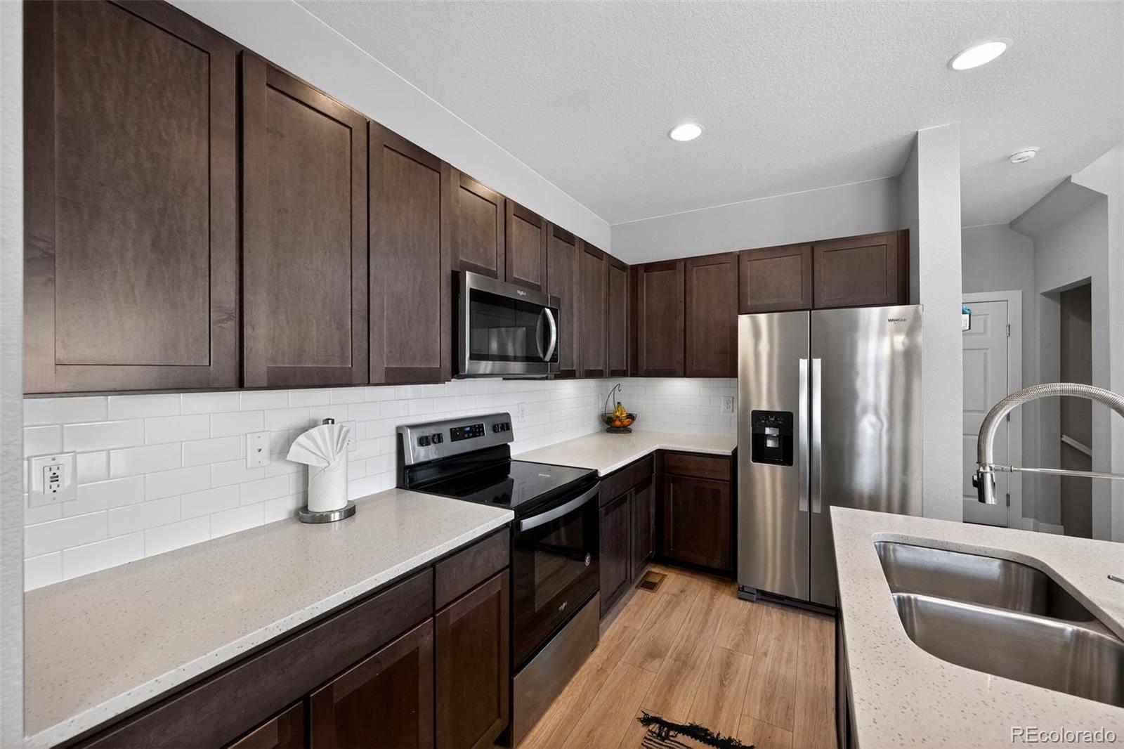 MLS Image #5 for 4785 n kittredge street,denver, Colorado
