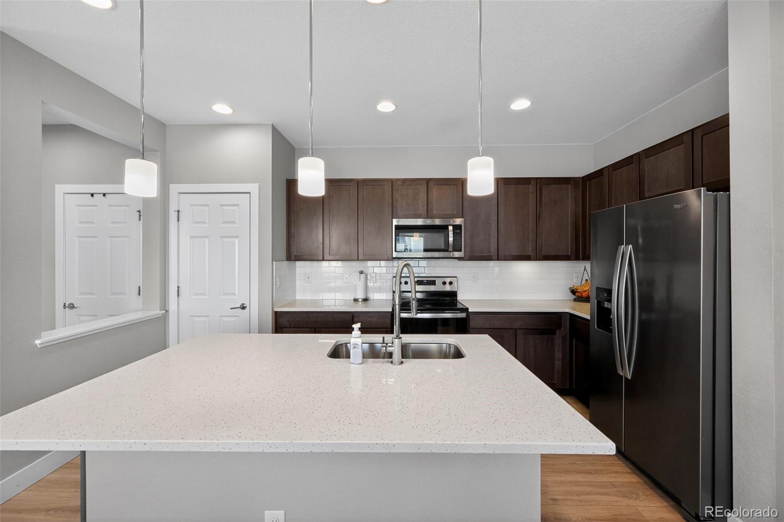 MLS Image #6 for 4785 n kittredge street,denver, Colorado