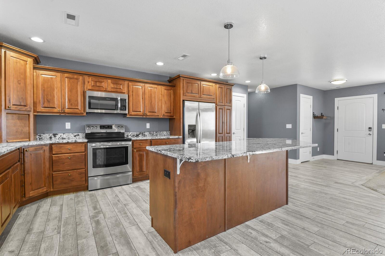 MLS Image #13 for 573 w archer plaza,pueblo, Colorado