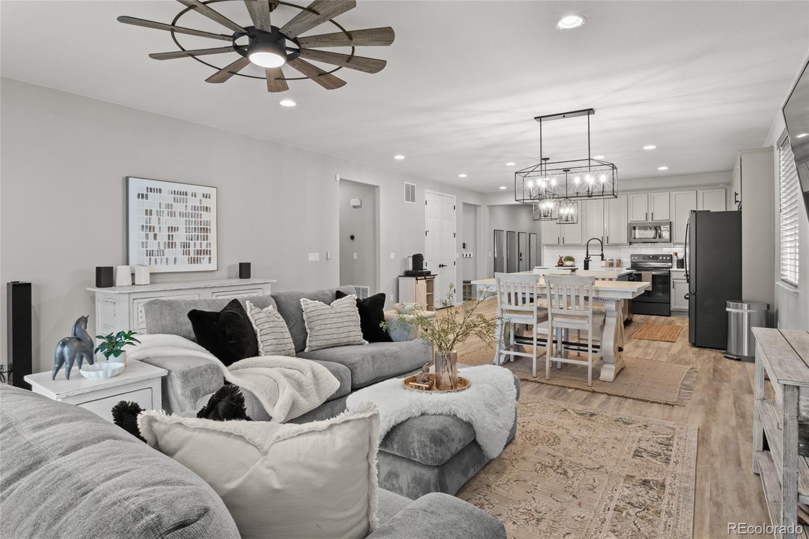 MLS Image #5 for 261 s titus street,aurora, Colorado