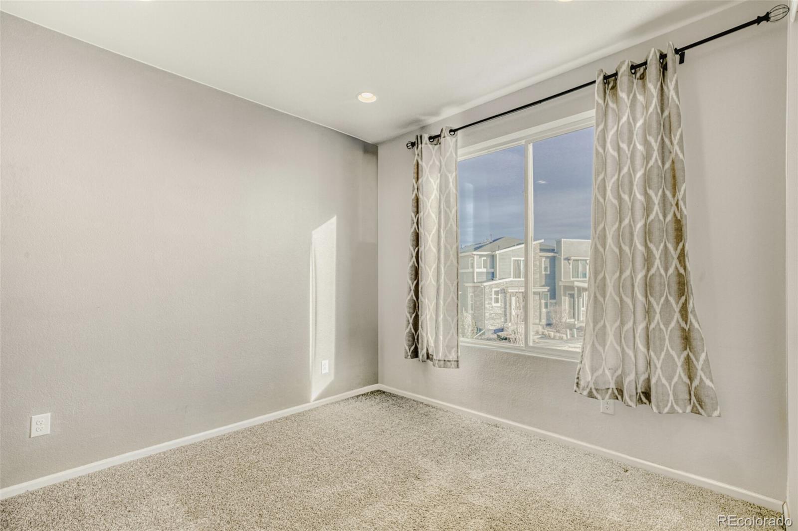 MLS Image #17 for 23626 e 5th place ,aurora, Colorado