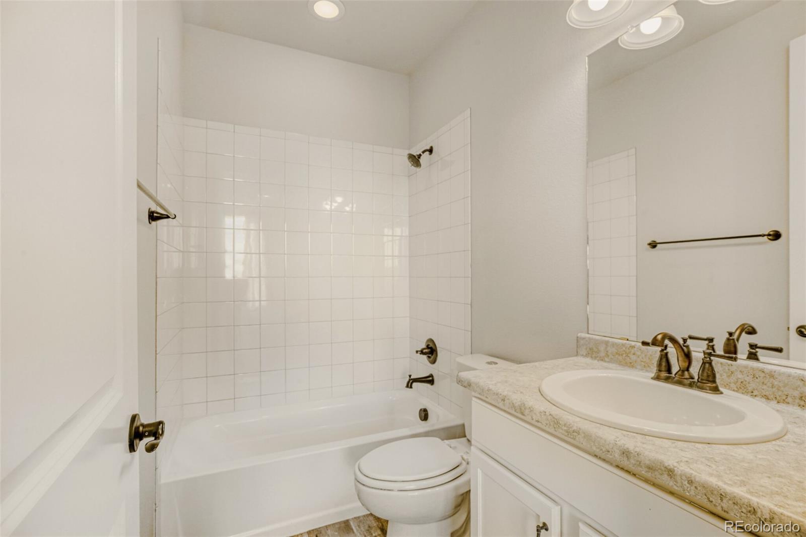 MLS Image #18 for 23626 e 5th place ,aurora, Colorado
