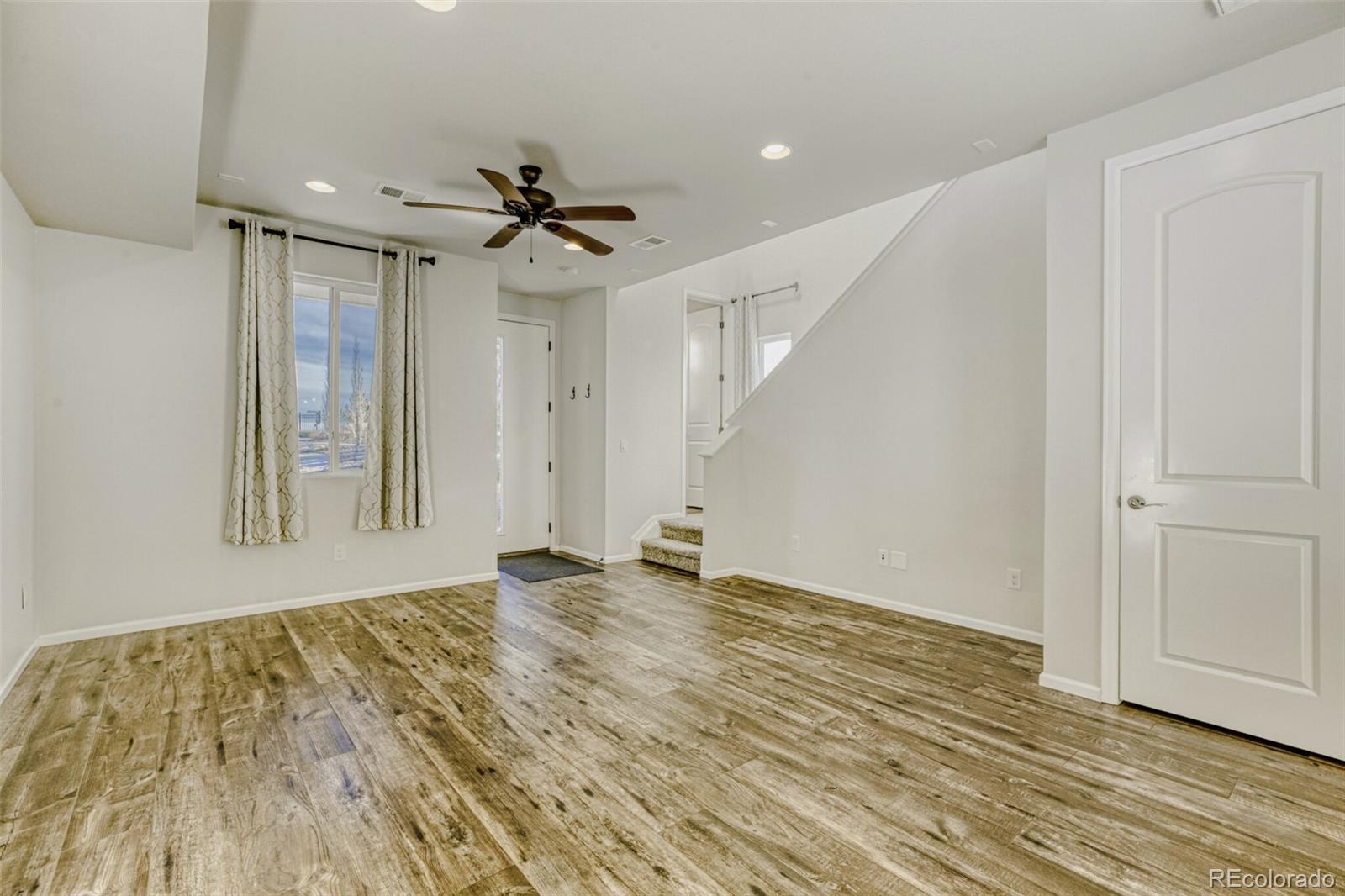 MLS Image #4 for 23626 e 5th place ,aurora, Colorado