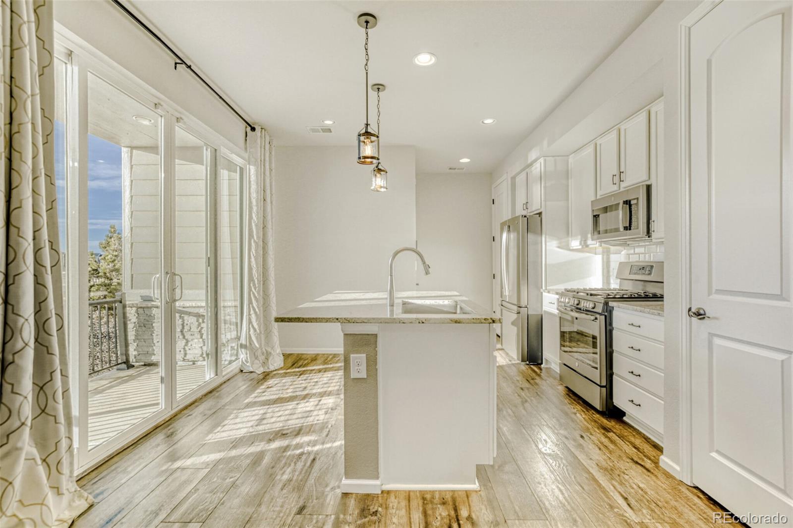 MLS Image #8 for 23626 e 5th place ,aurora, Colorado