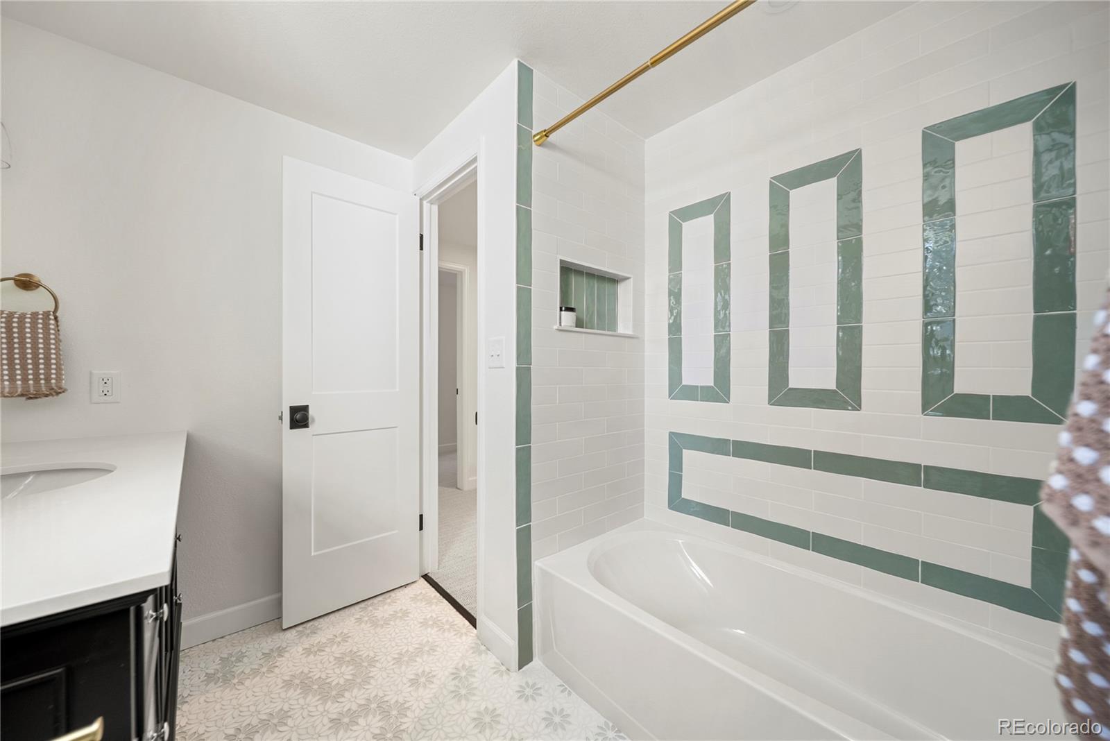 MLS Image #25 for 7154 s newport way,centennial, Colorado