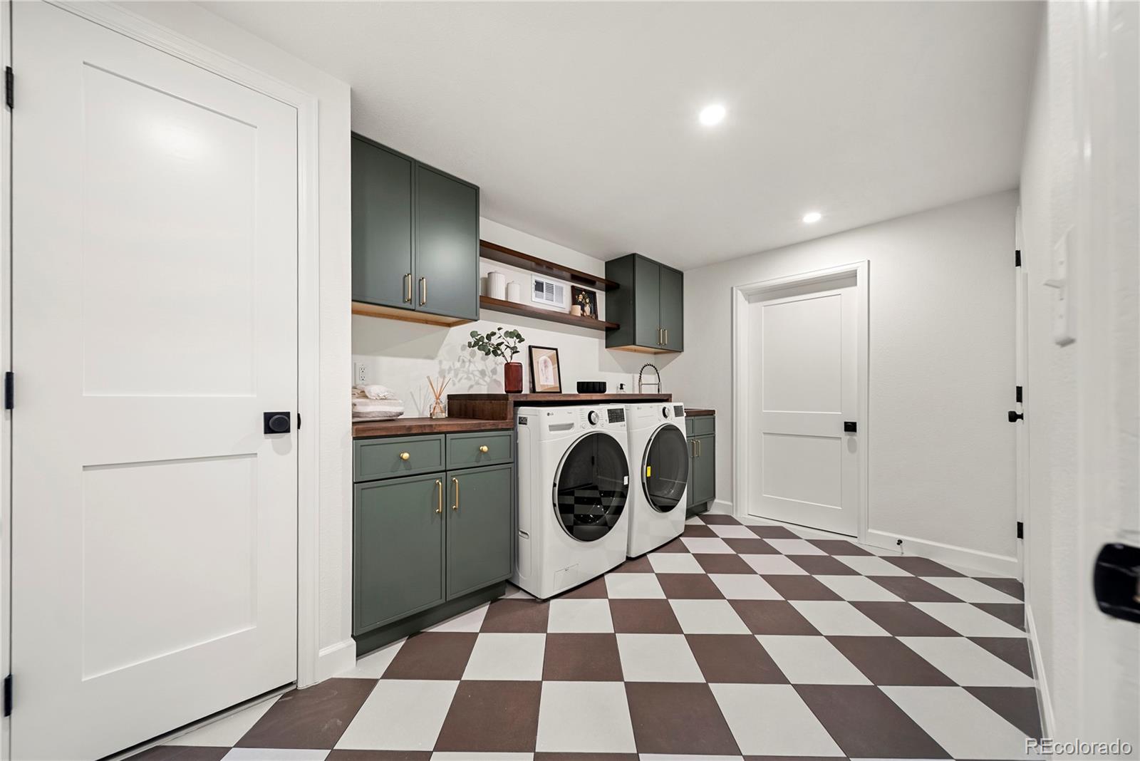 MLS Image #30 for 7154 s newport way,centennial, Colorado