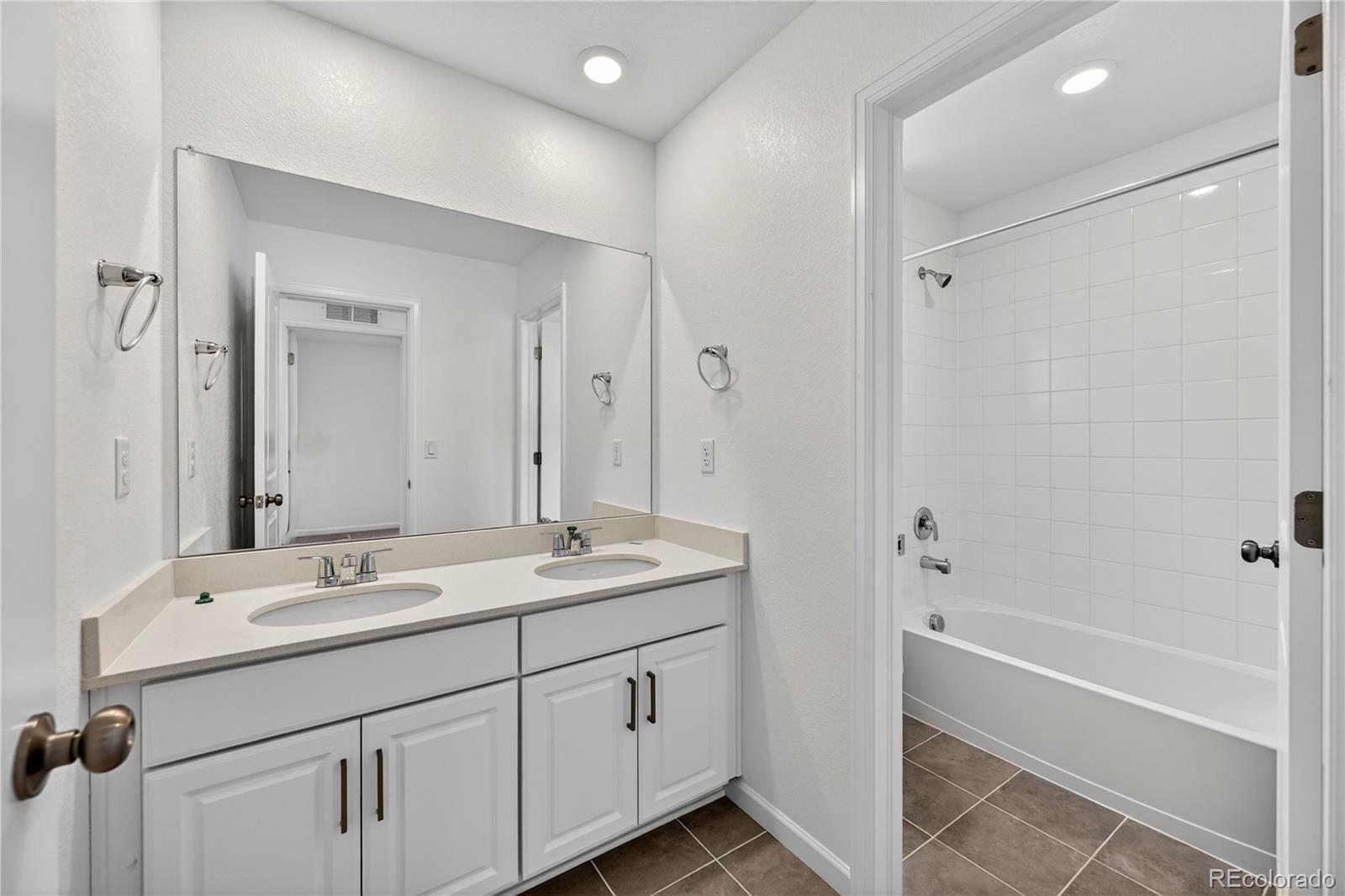 MLS Image #11 for 14841  arbor boulevard,thornton, Colorado