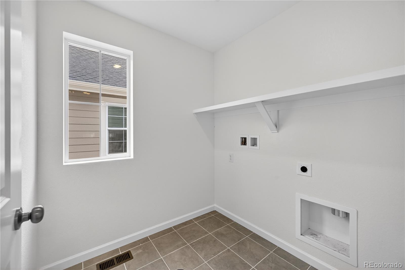 MLS Image #20 for 14841  arbor boulevard,thornton, Colorado