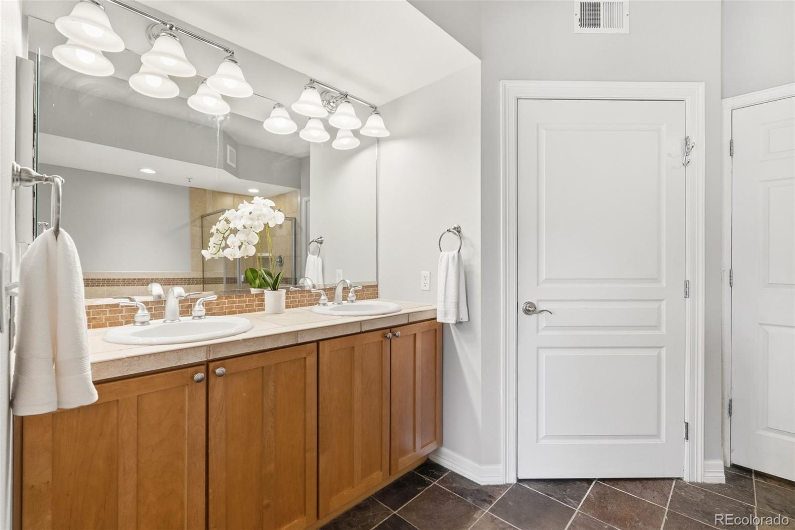 MLS Image #15 for 1705 n gaylord street 207,denver, Colorado
