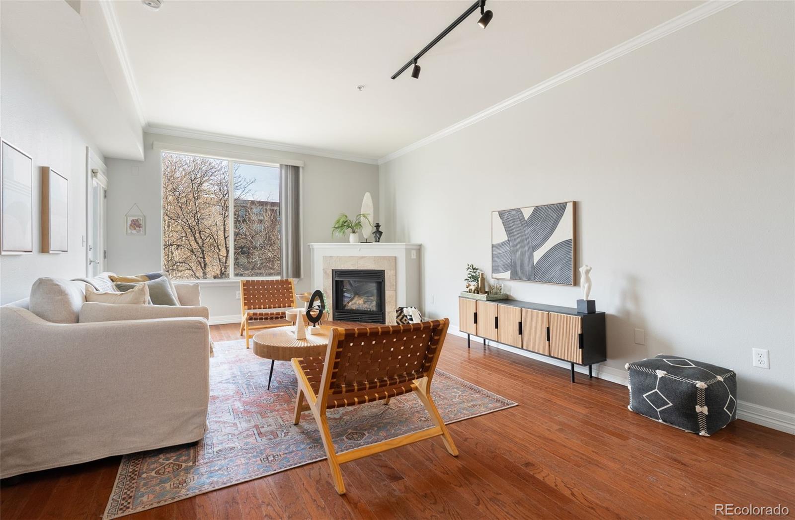 MLS Image #3 for 1705 n gaylord street 207,denver, Colorado