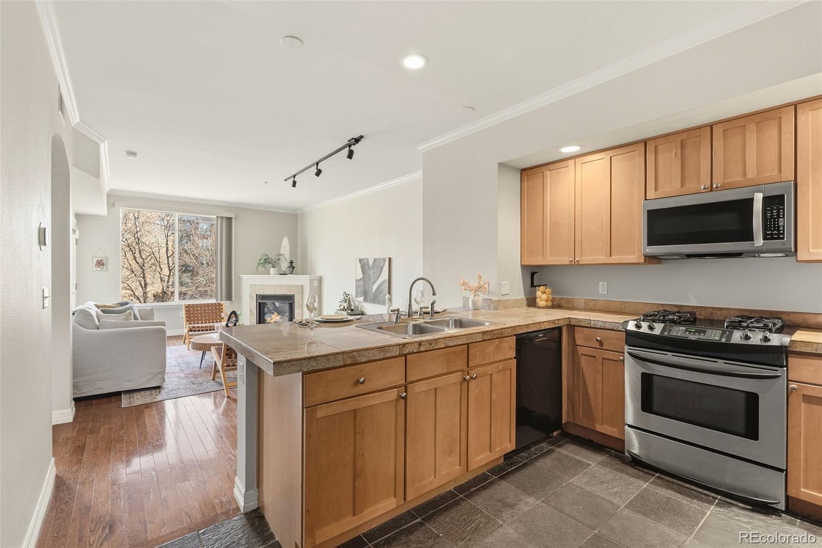 MLS Image #6 for 1705 n gaylord street 207,denver, Colorado