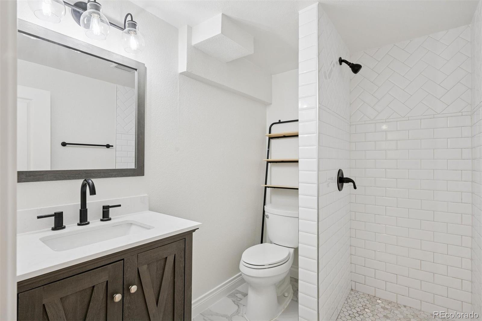 MLS Image #13 for 2820 s holly place,denver, Colorado