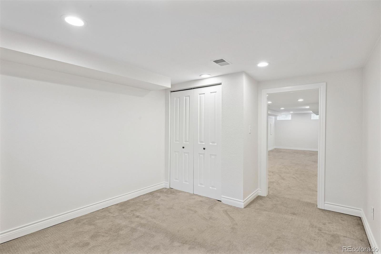MLS Image #15 for 2820 s holly place,denver, Colorado