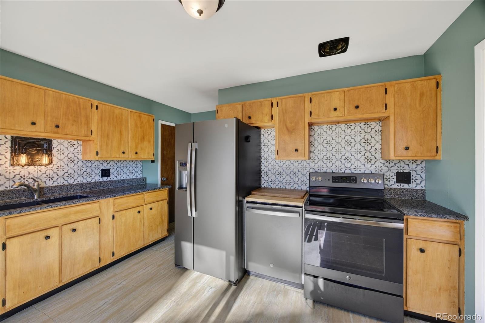 MLS Image #11 for 12422 w tennessee place,lakewood, Colorado