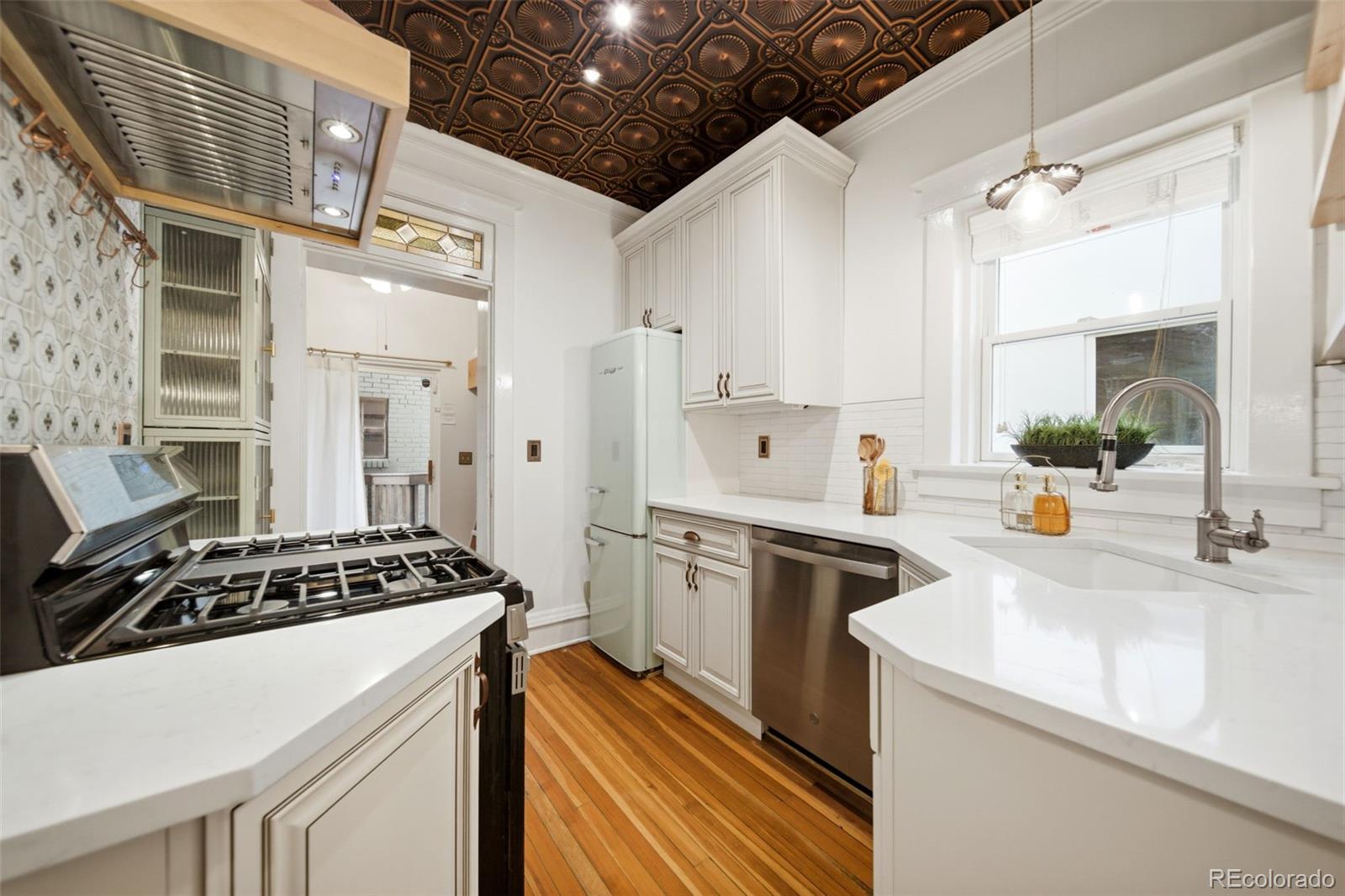 MLS Image #12 for 1746 n franklin street 1,denver, Colorado