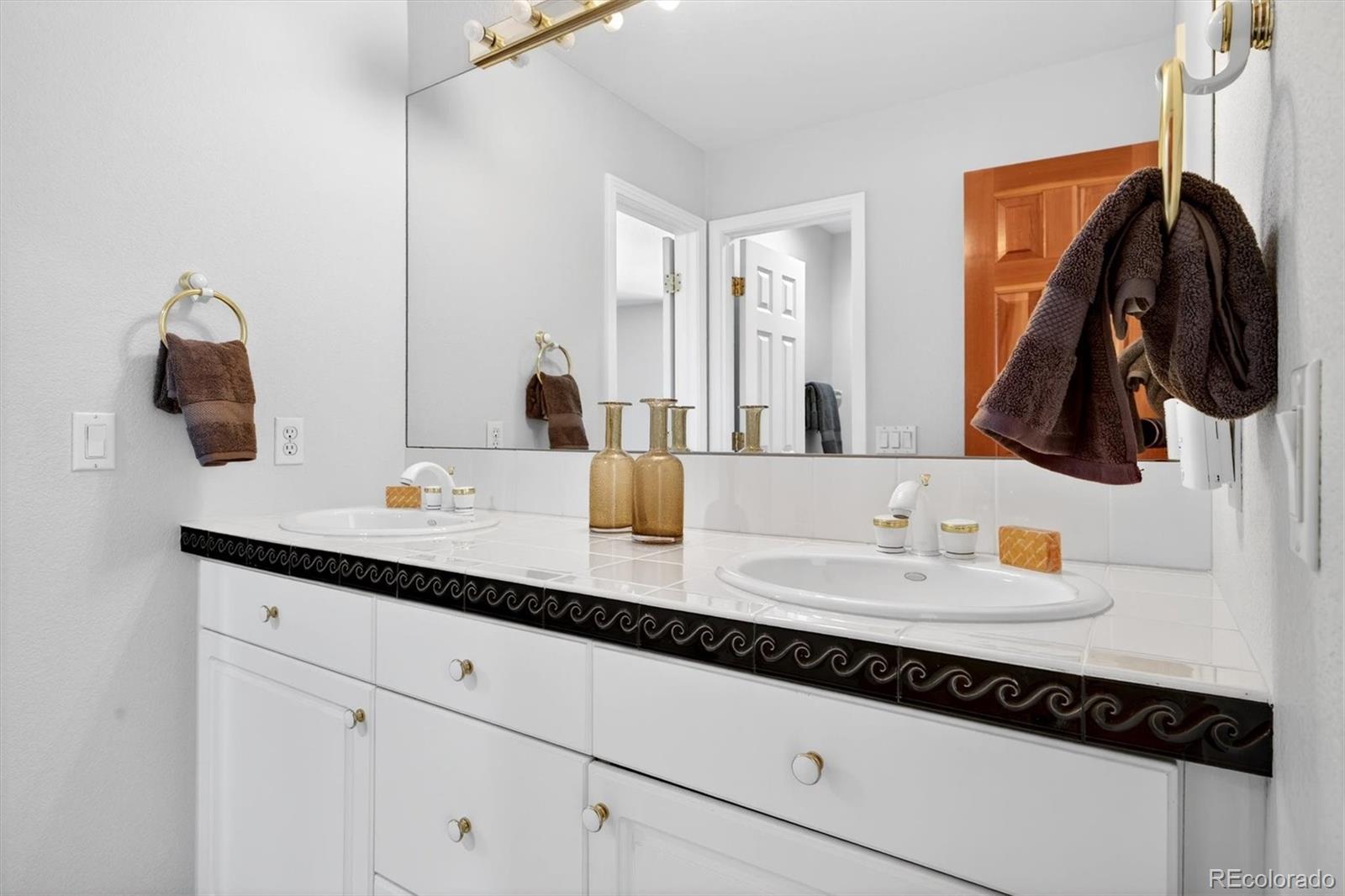 MLS Image #37 for 222 s olive street,denver, Colorado
