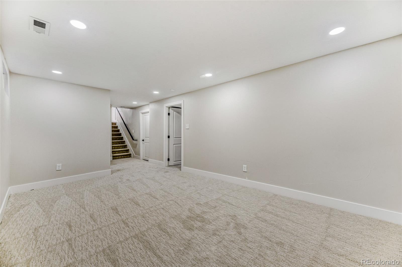 MLS Image #19 for 2890 s golden way,denver, Colorado