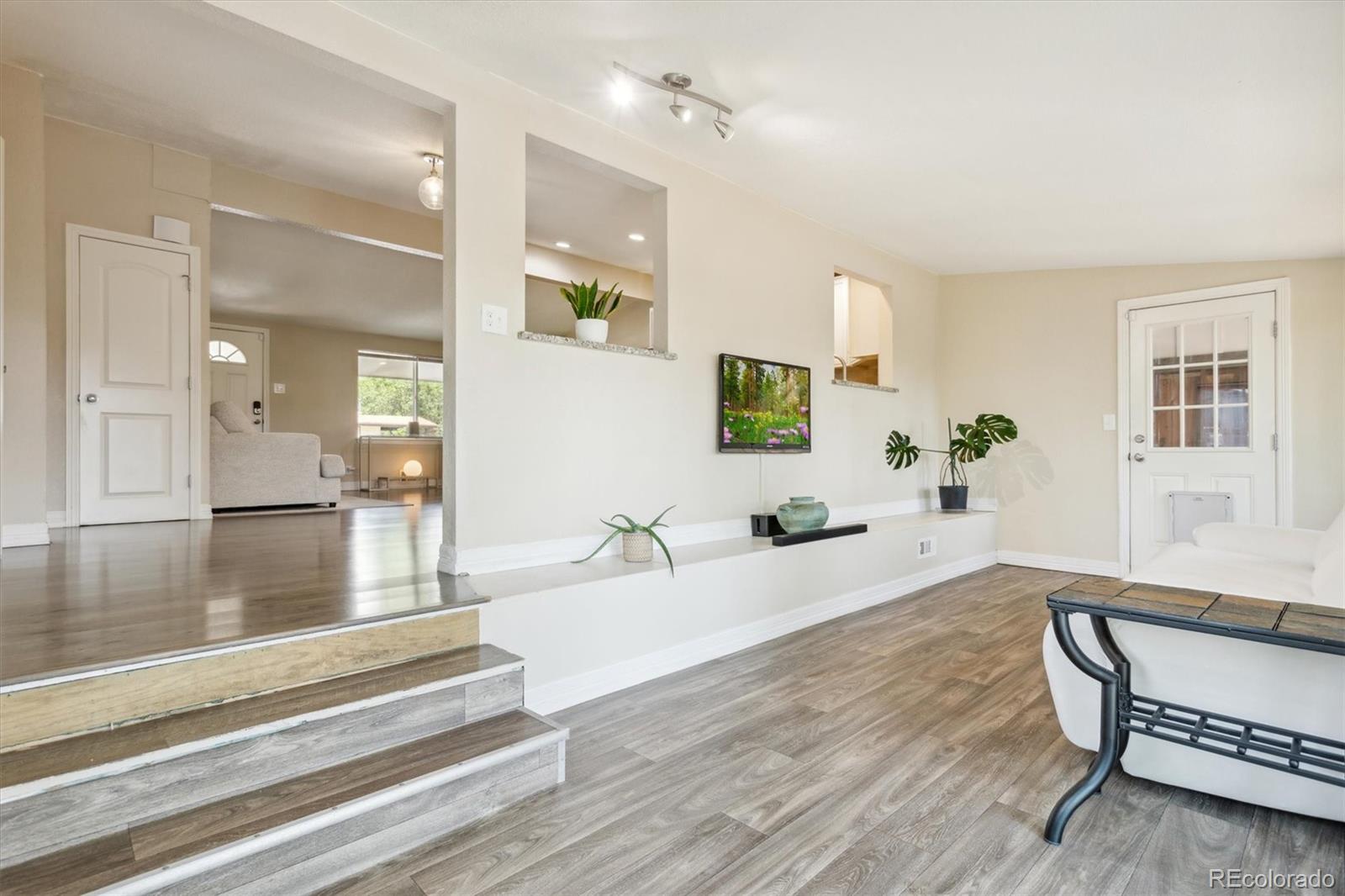 MLS Image #9 for 7880  valley view drive,denver, Colorado