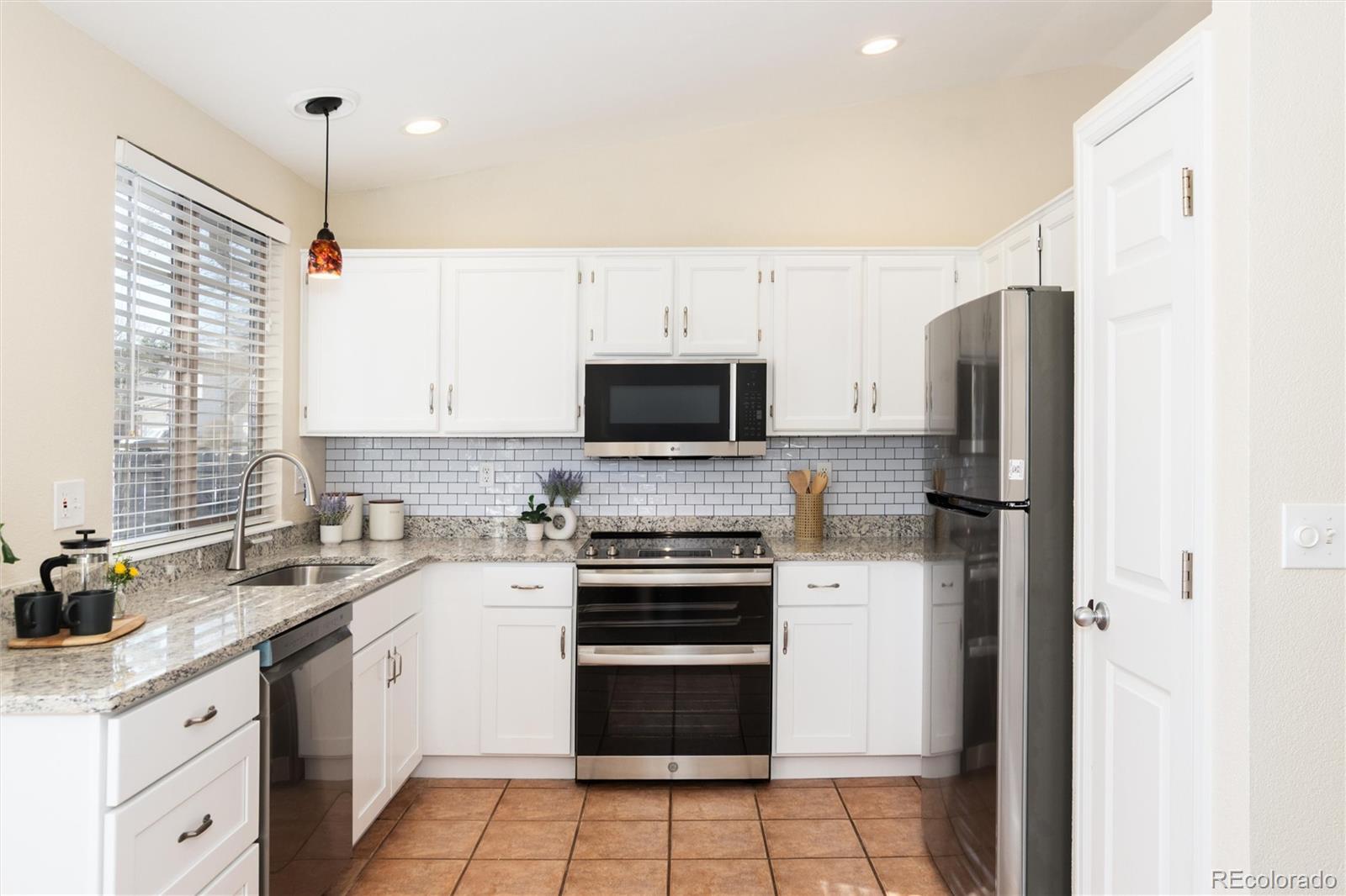 MLS Image #17 for 8596 w teton avenue,littleton, Colorado