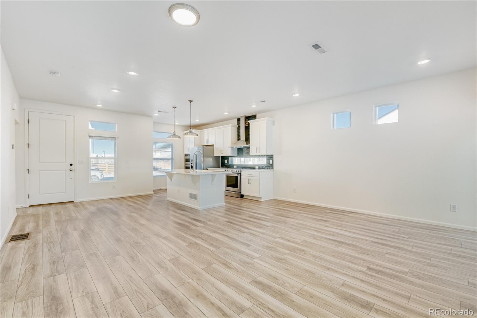 MLS Image #10 for 10196  worchester street,commerce city, Colorado