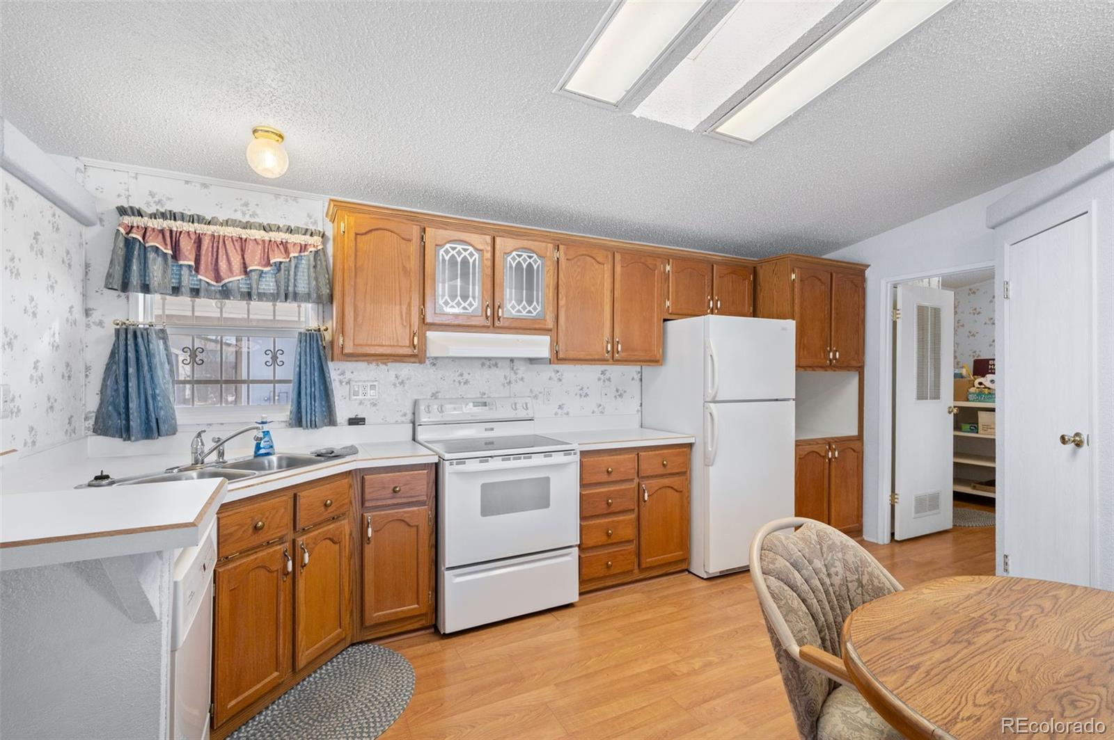MLS Image #13 for 185  elm street,hudson, Colorado