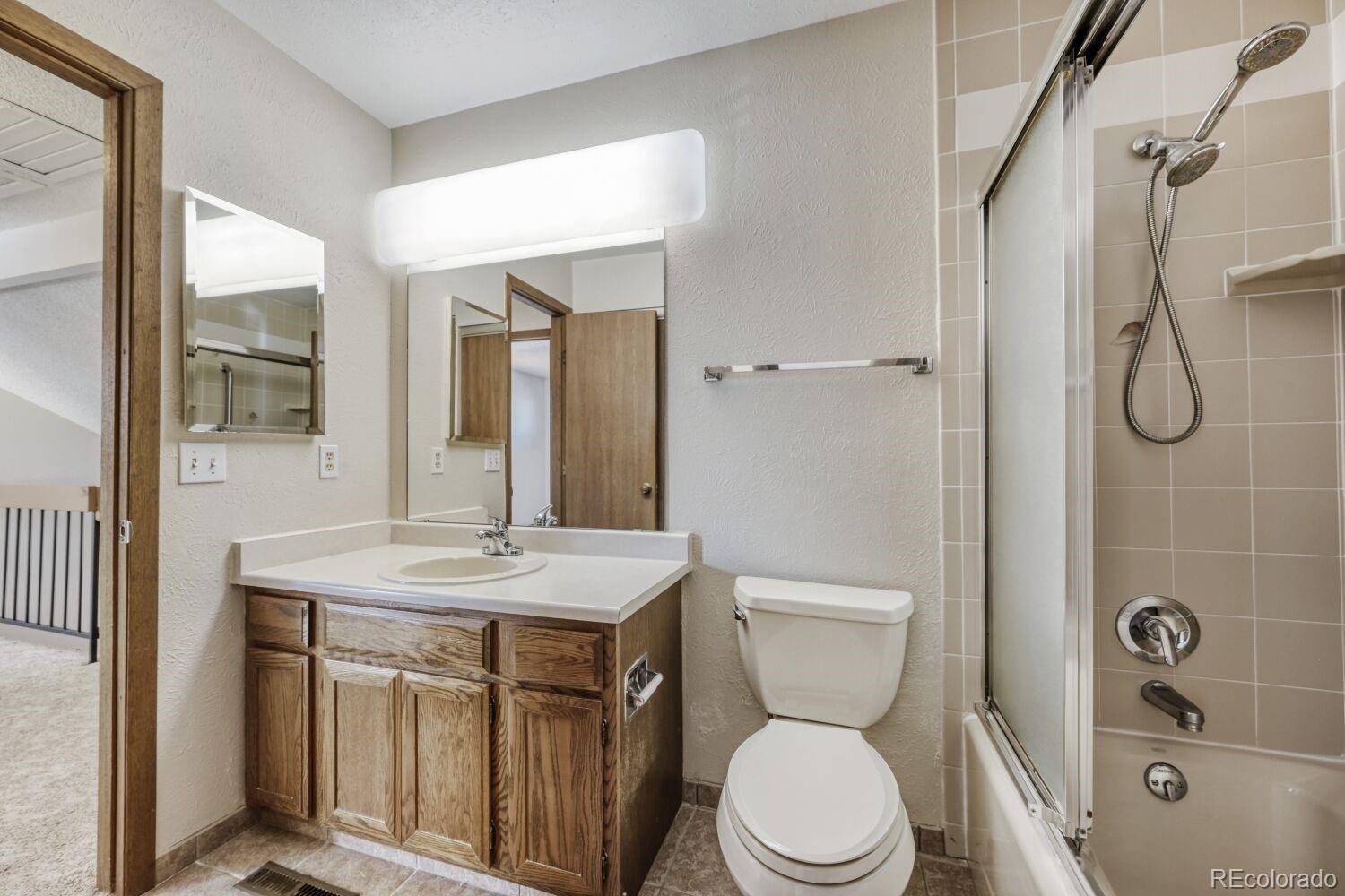 MLS Image #14 for 15455 e louisiana avenue,aurora, Colorado