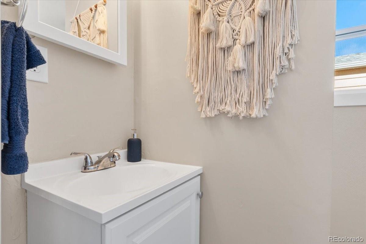 MLS Image #13 for 1364  iola street,aurora, Colorado