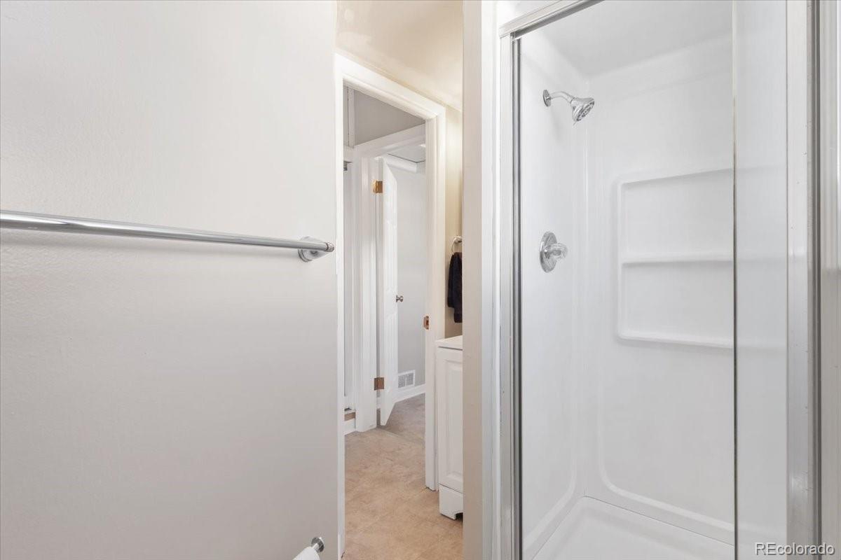 MLS Image #14 for 1364  iola street,aurora, Colorado