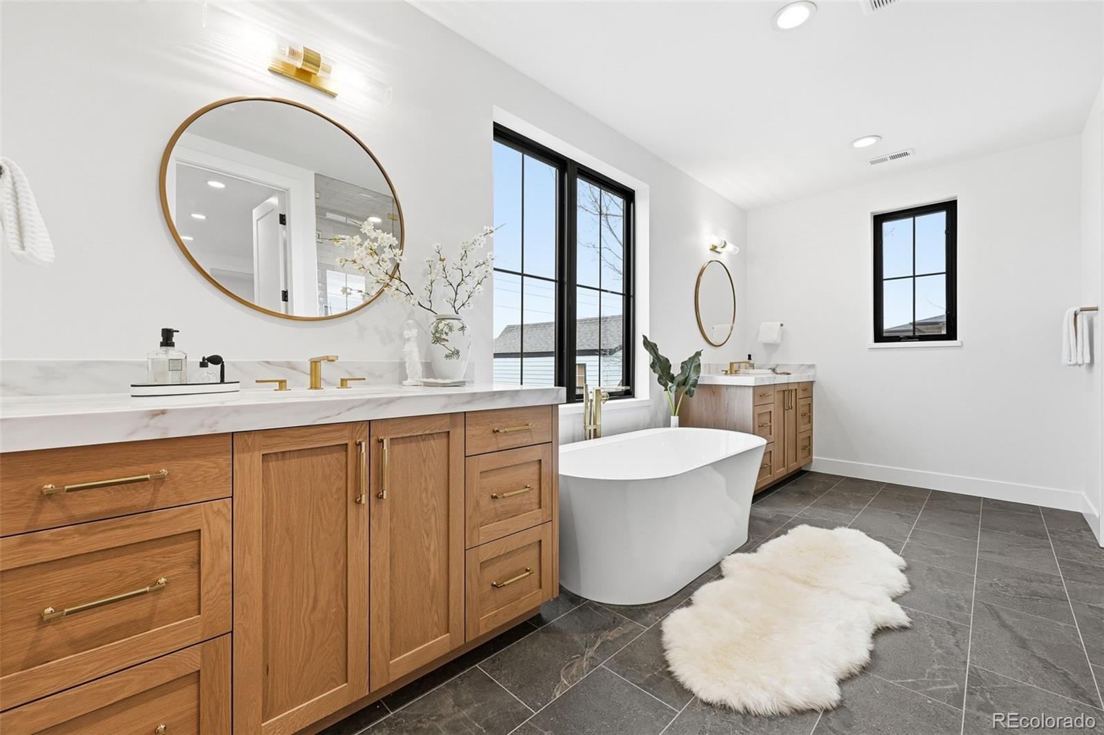 MLS Image #26 for 1395 s saint paul street,denver, Colorado