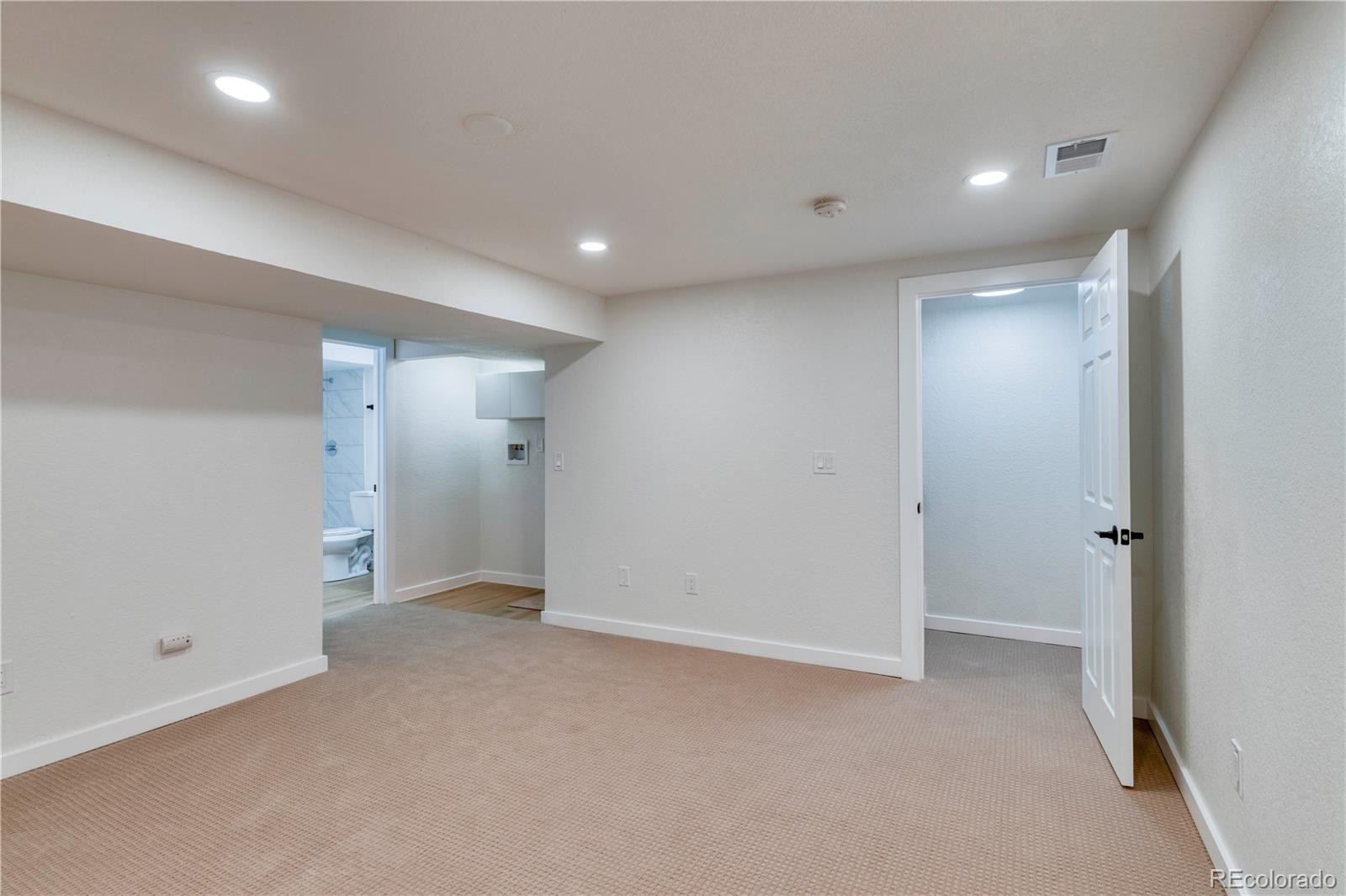 MLS Image #11 for 15068 e hampden circle ,aurora, Colorado