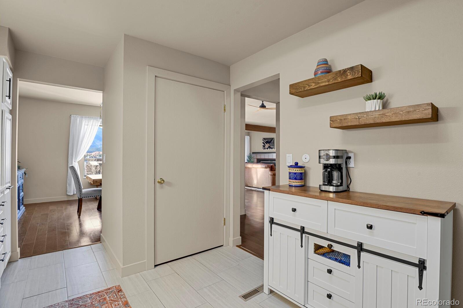 MLS Image #17 for 910  fontmore road d,colorado springs, Colorado