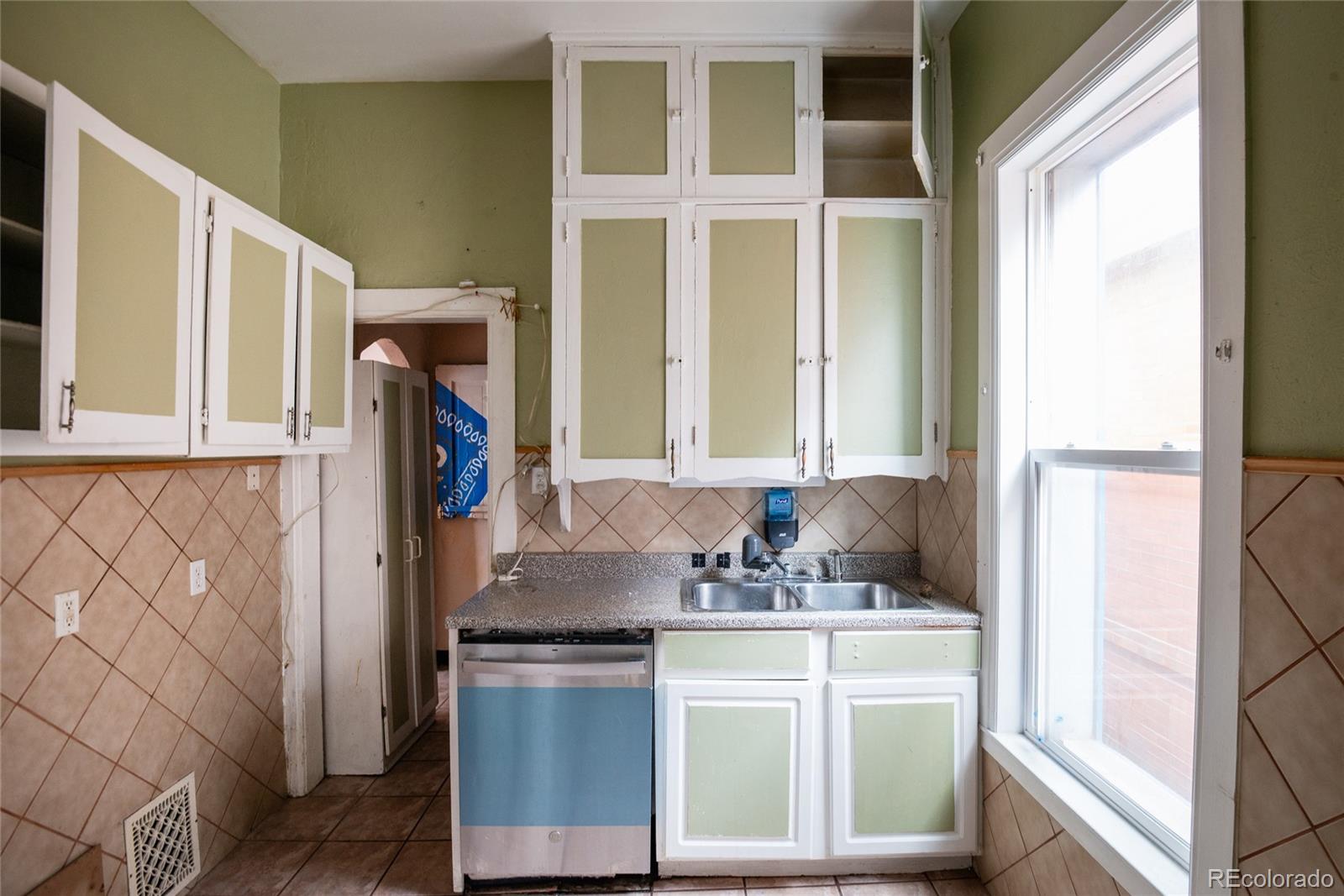 MLS Image #5 for 662 s logan street,denver, Colorado