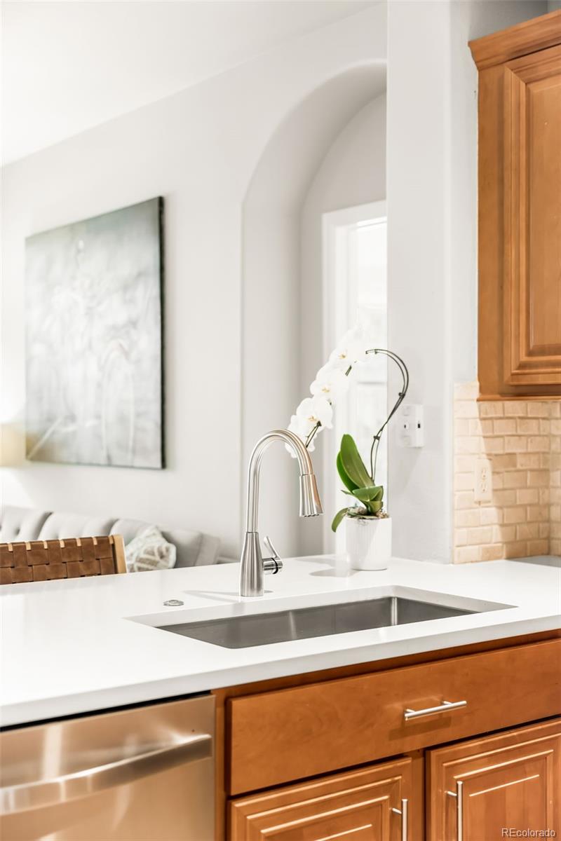 MLS Image #6 for 2388 n xanthia way 102,denver, Colorado