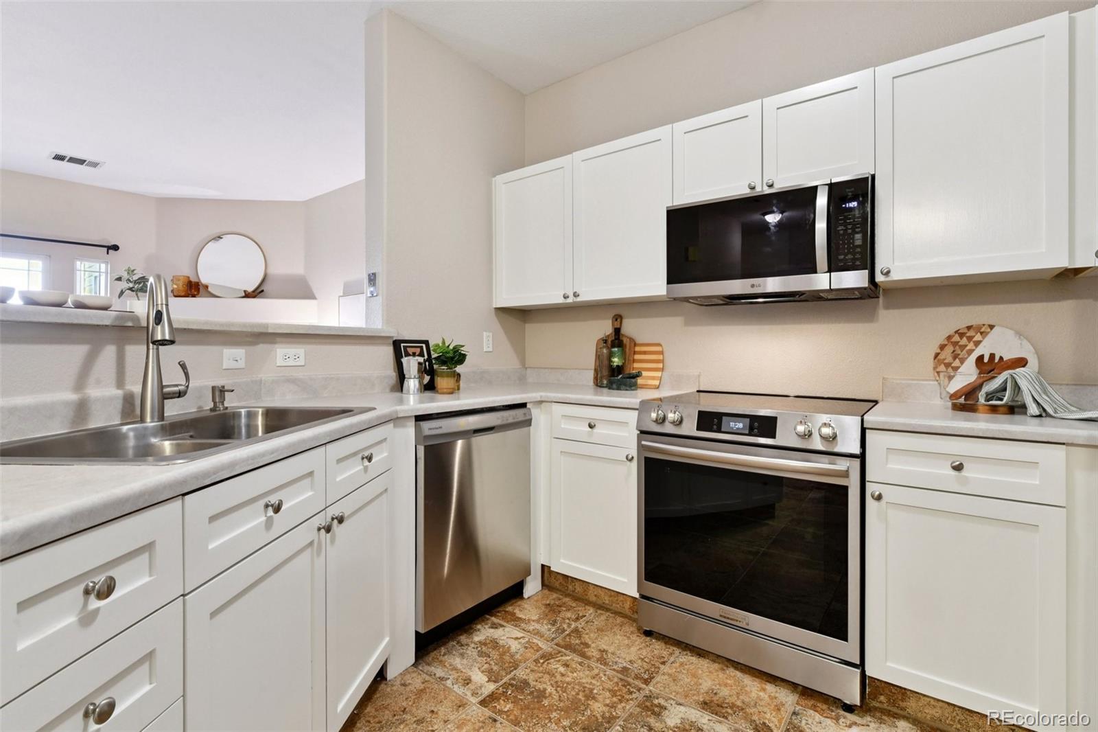 MLS Image #8 for 8354 s holland way,littleton, Colorado