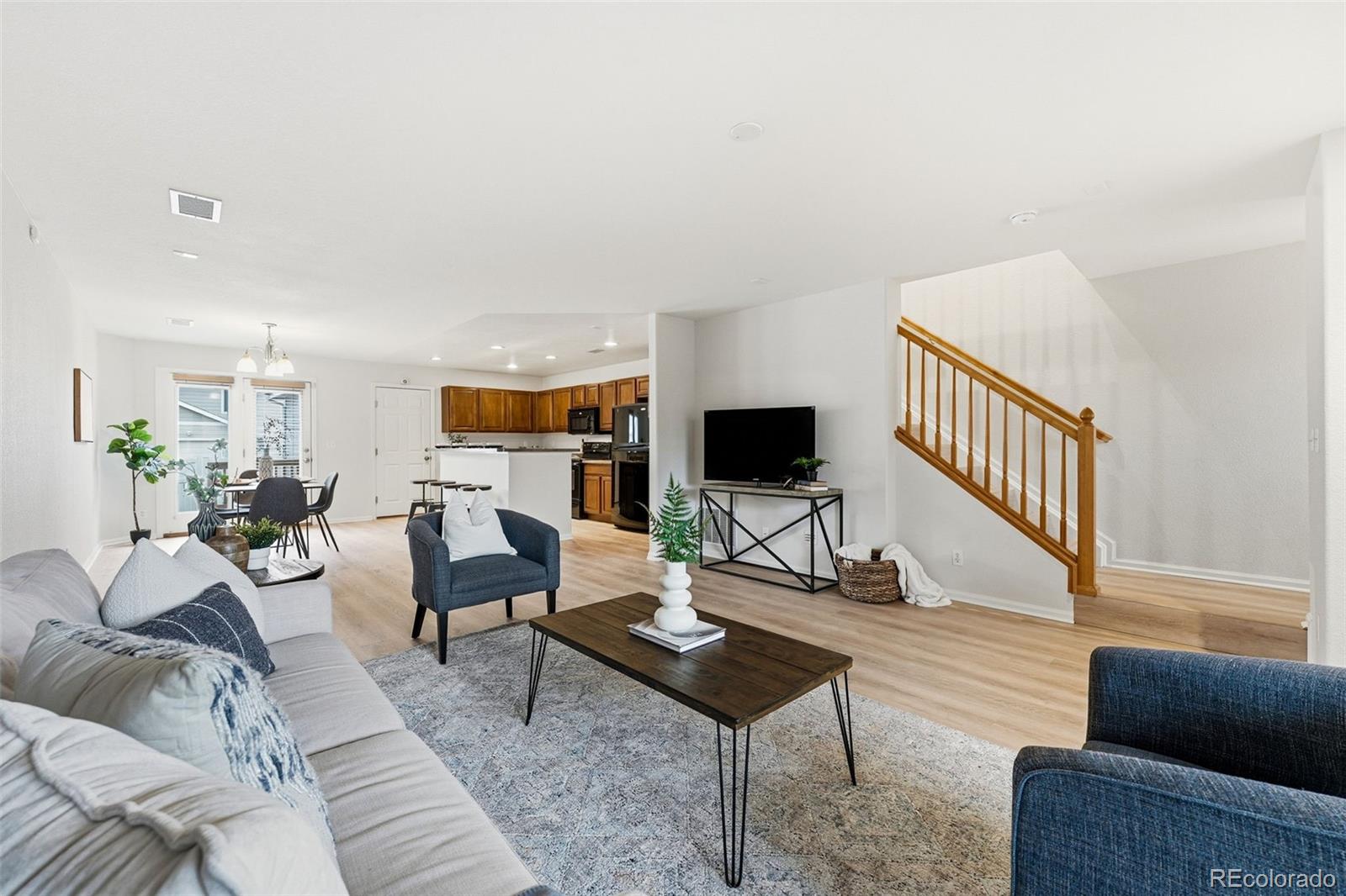 MLS Image #5 for 5811  ceylon street ,denver, Colorado