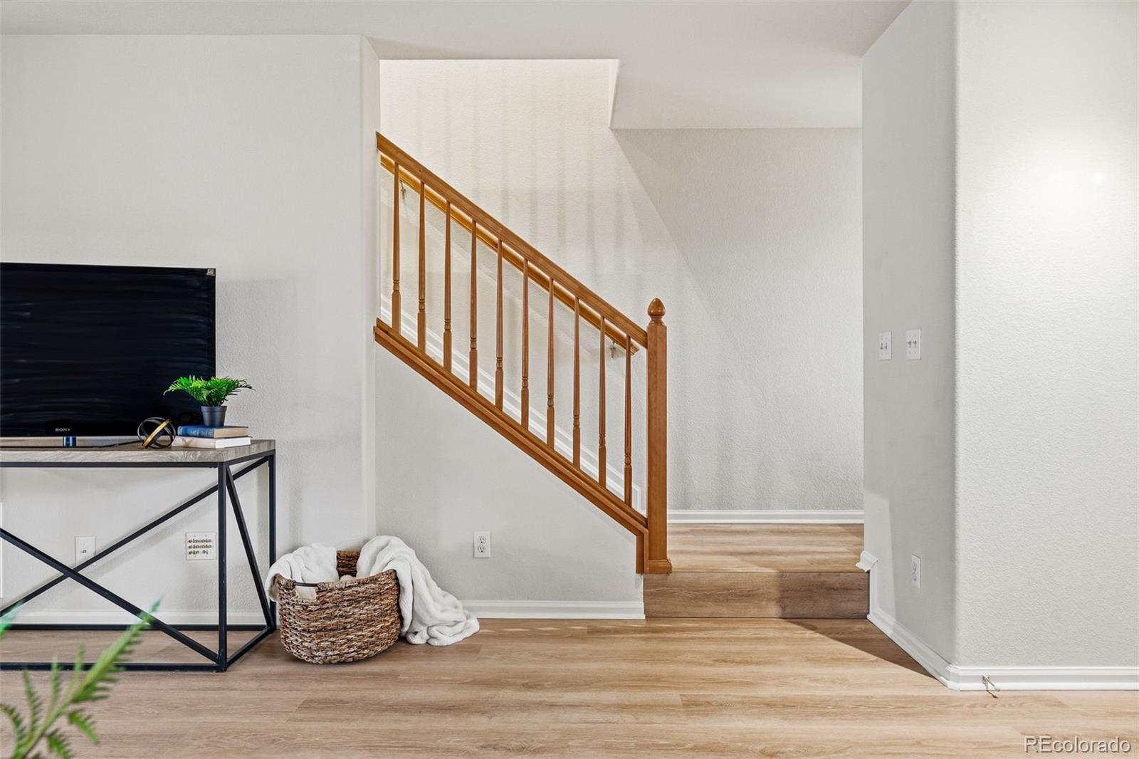 MLS Image #7 for 5811  ceylon street ,denver, Colorado