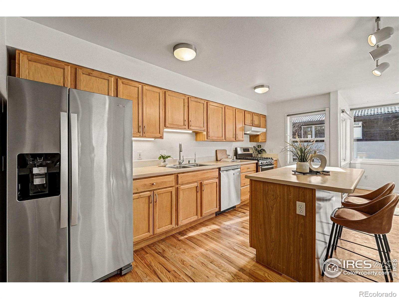 MLS Image #4 for 733  pearl street,boulder, Colorado