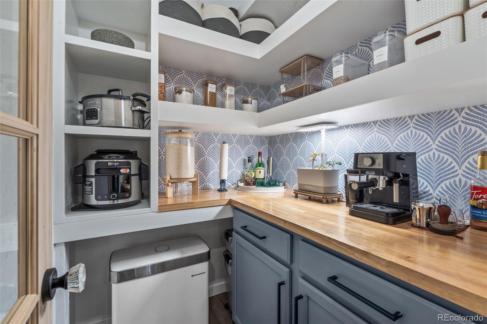 MLS Image #11 for 6430  vickie lane,colorado springs, Colorado