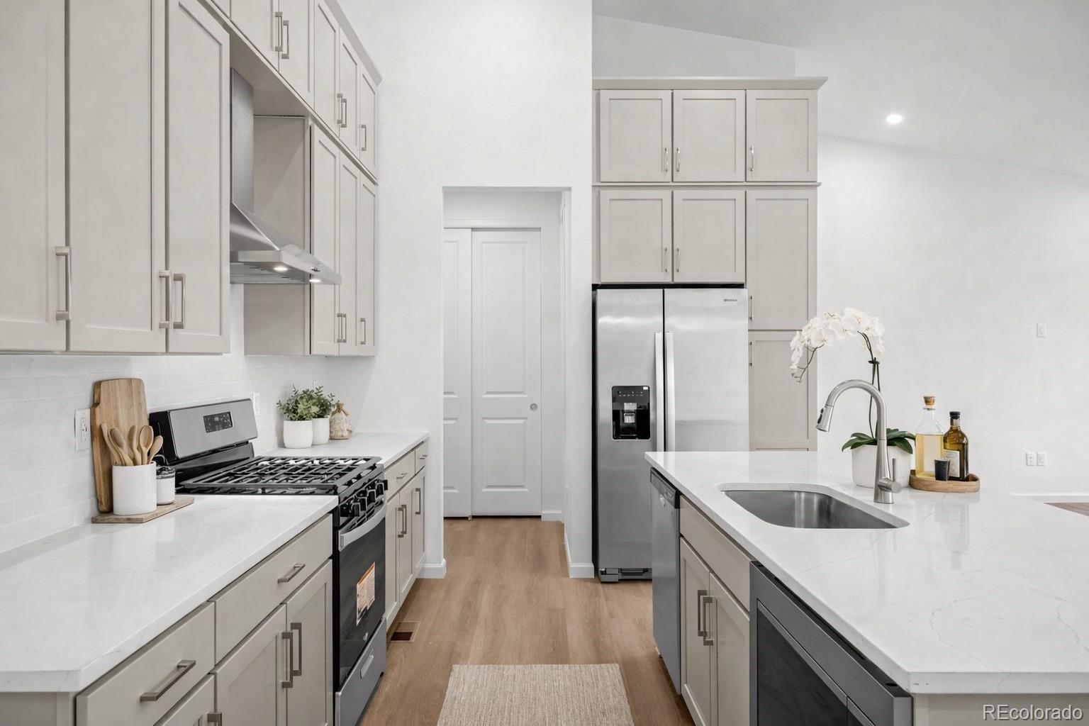 MLS Image #11 for 8278 s quail street,littleton, Colorado