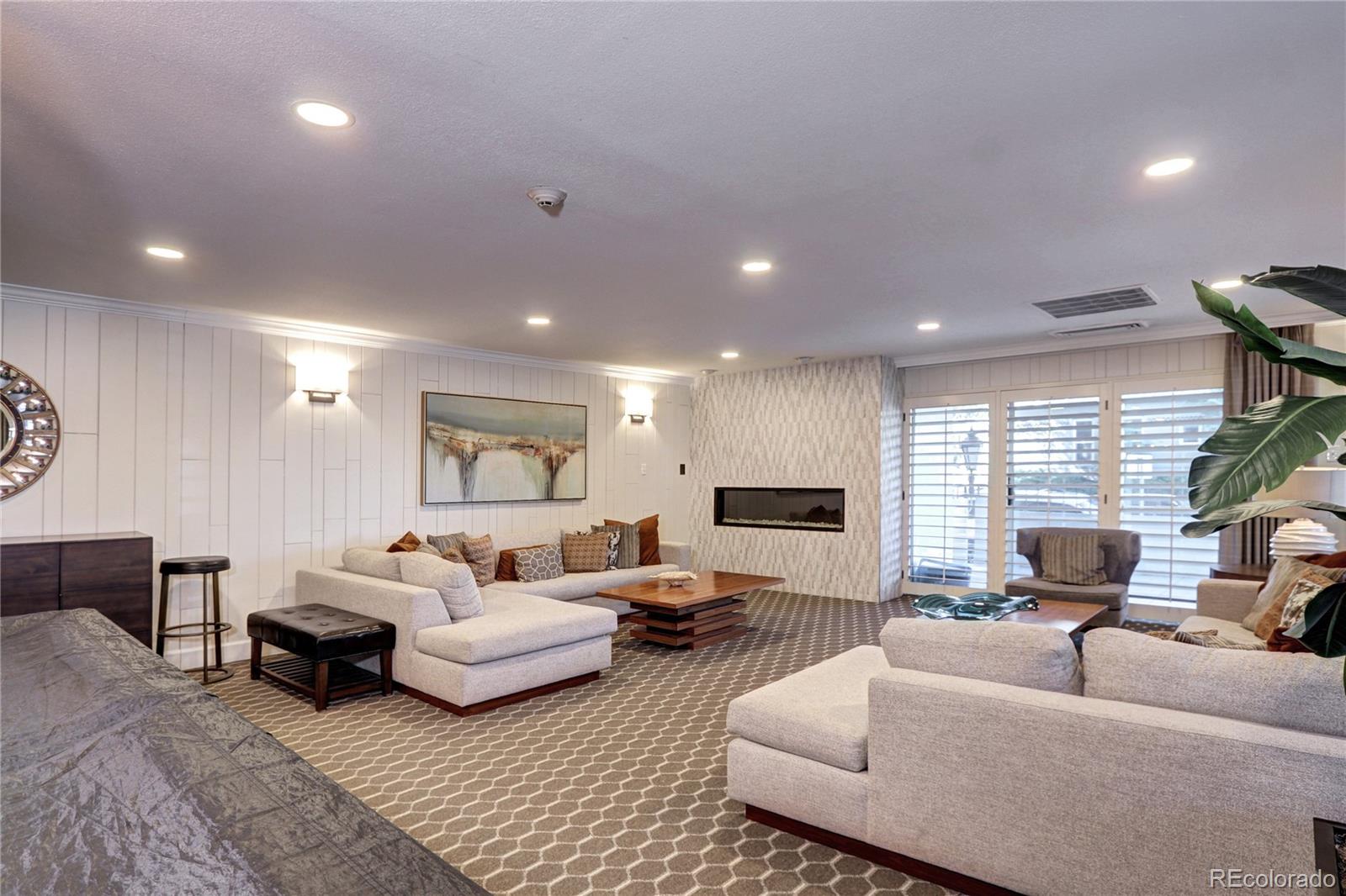 MLS Image #14 for 130 n pearl street 1606,denver, Colorado