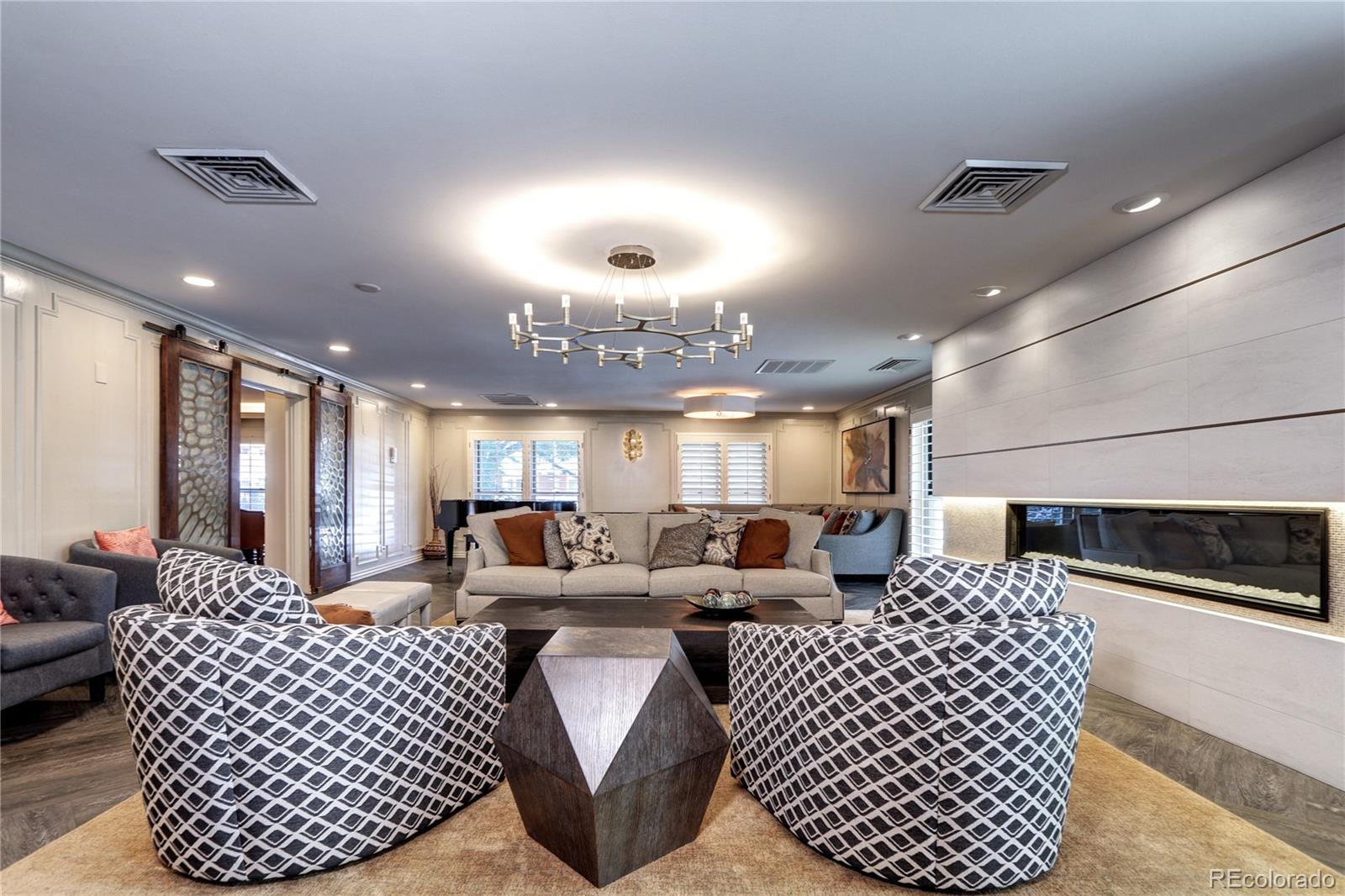 MLS Image #18 for 130 n pearl street 1606,denver, Colorado